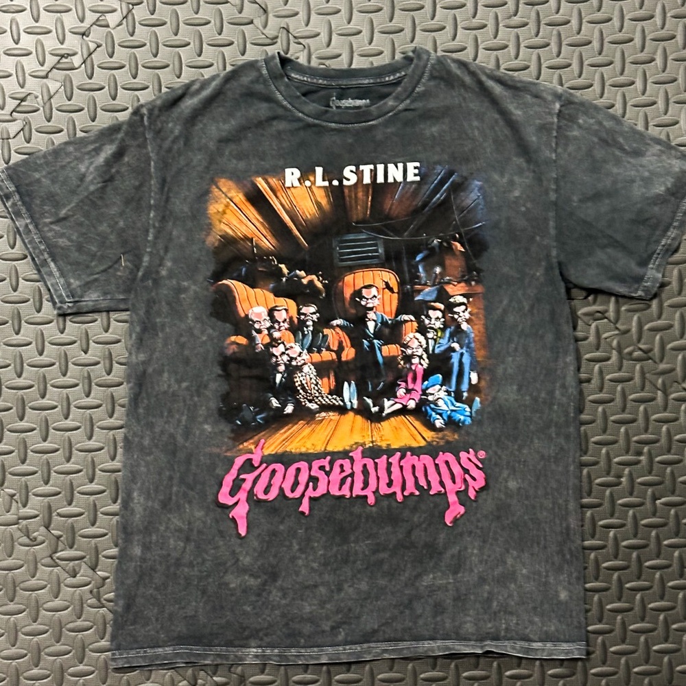Goosebumps R.L. Stine Men’s Large Spooky Grey Tie-Dye Graphic Streetwear Shirt